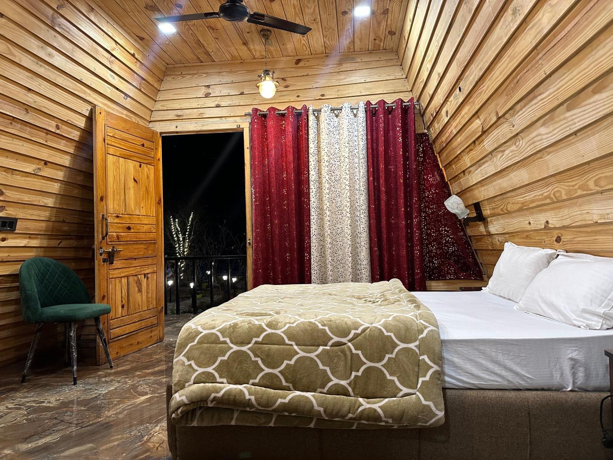 Cabana Riverside Resort - Kainchi Dham Nainital Kültér fotó