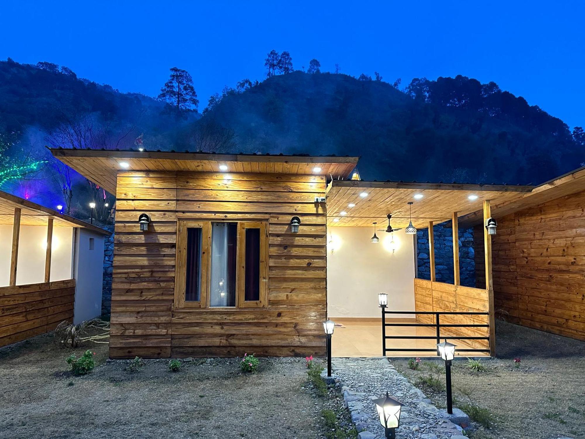 Cabana Riverside Resort - Kainchi Dham Nainital Kültér fotó