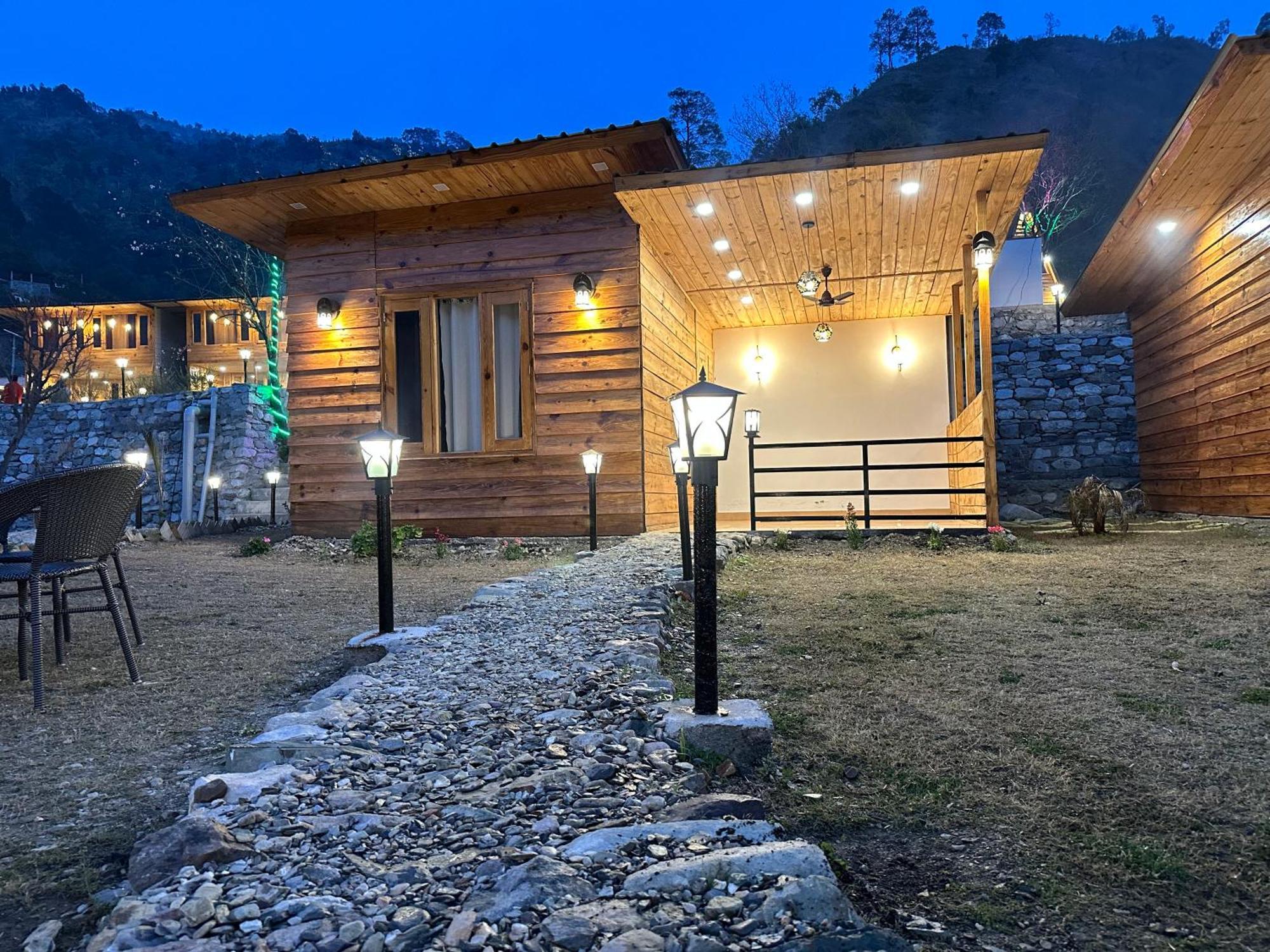 Cabana Riverside Resort - Kainchi Dham Nainital Kültér fotó
