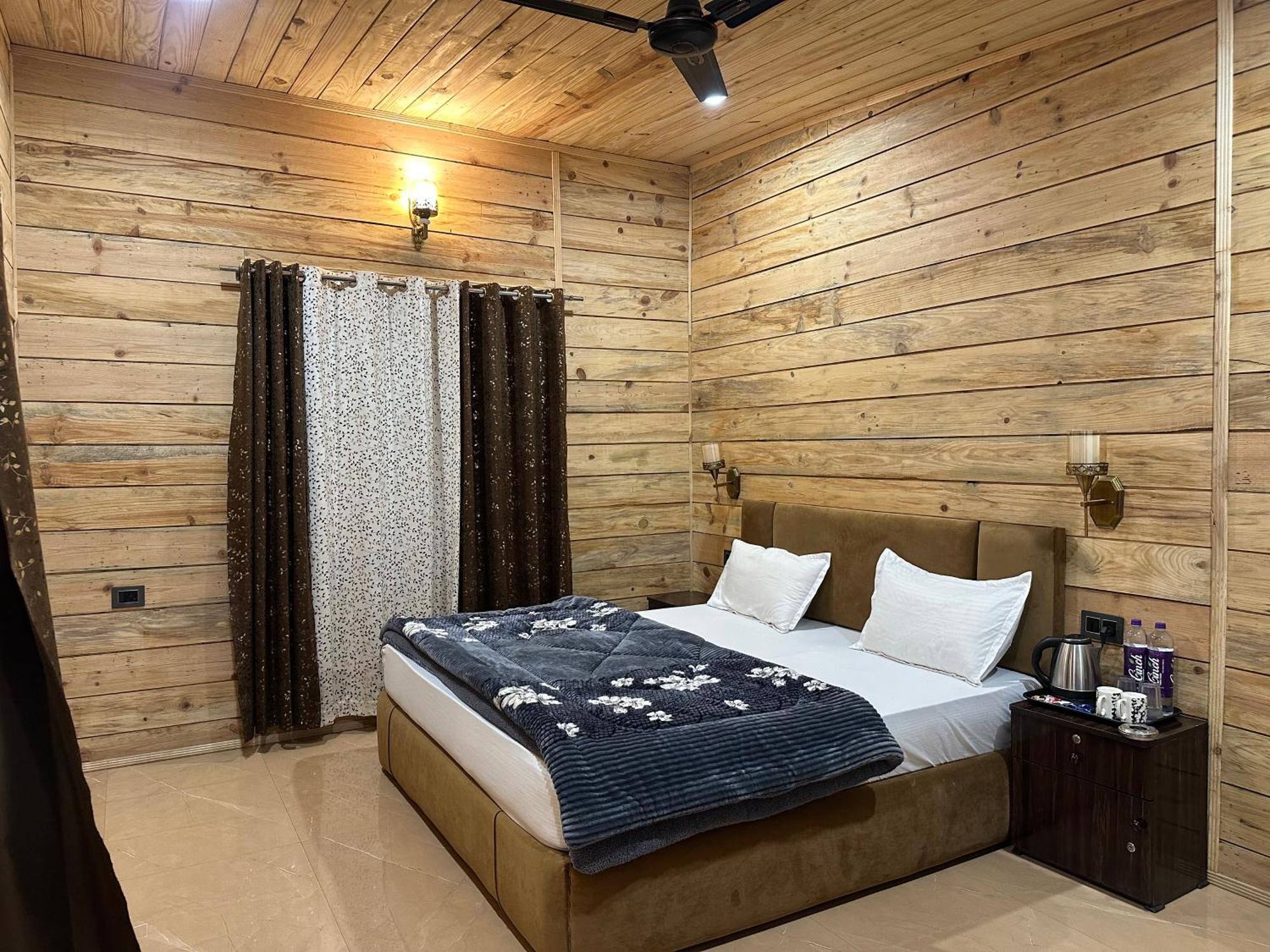Cabana Riverside Resort - Kainchi Dham Nainital Kültér fotó