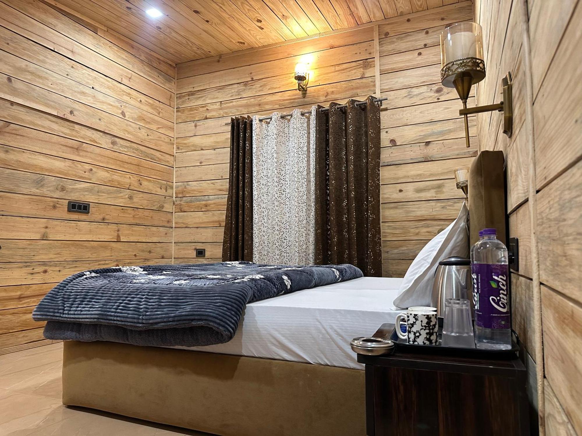 Cabana Riverside Resort - Kainchi Dham Nainital Kültér fotó