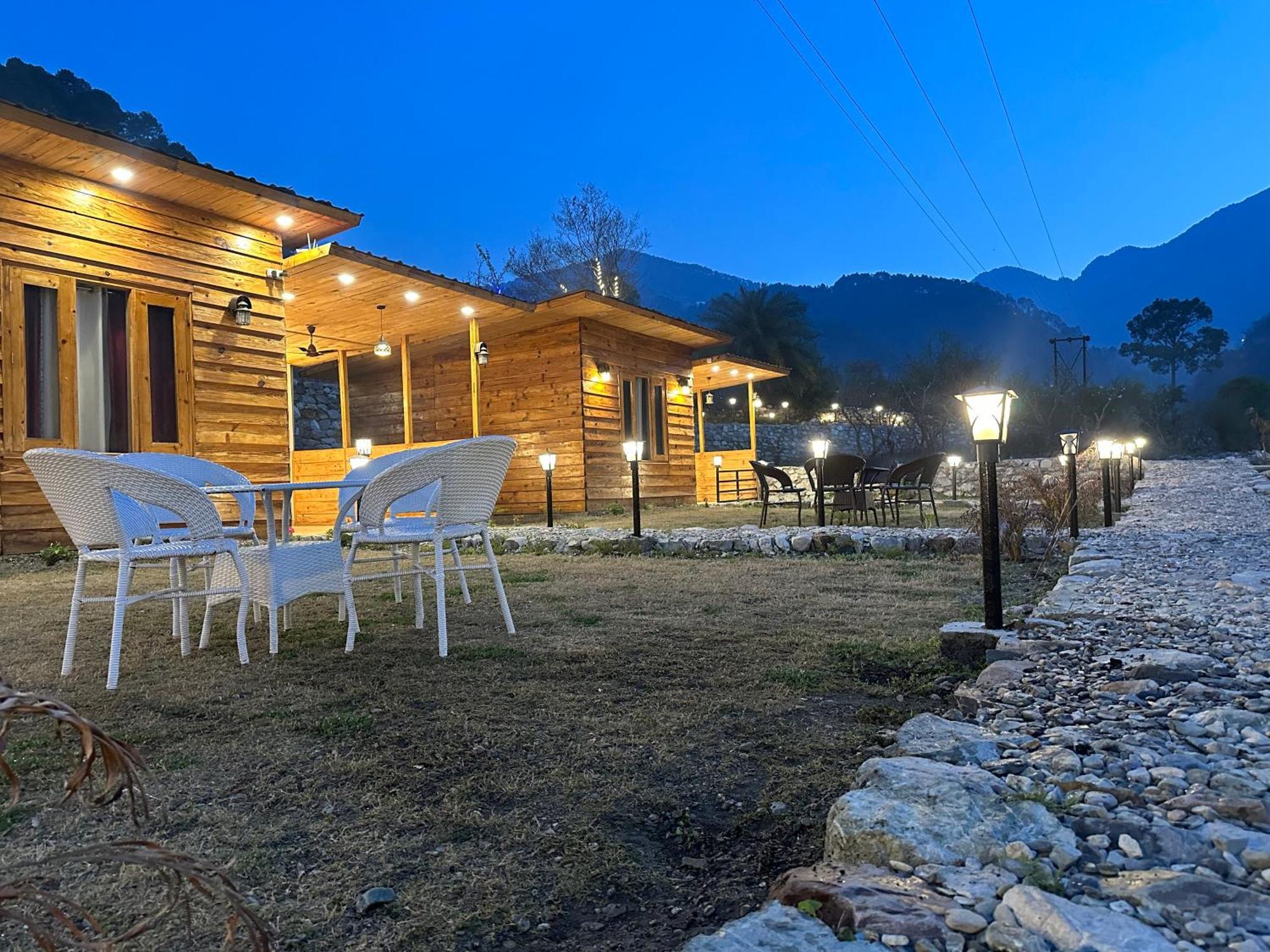 Cabana Riverside Resort - Kainchi Dham Nainital Kültér fotó