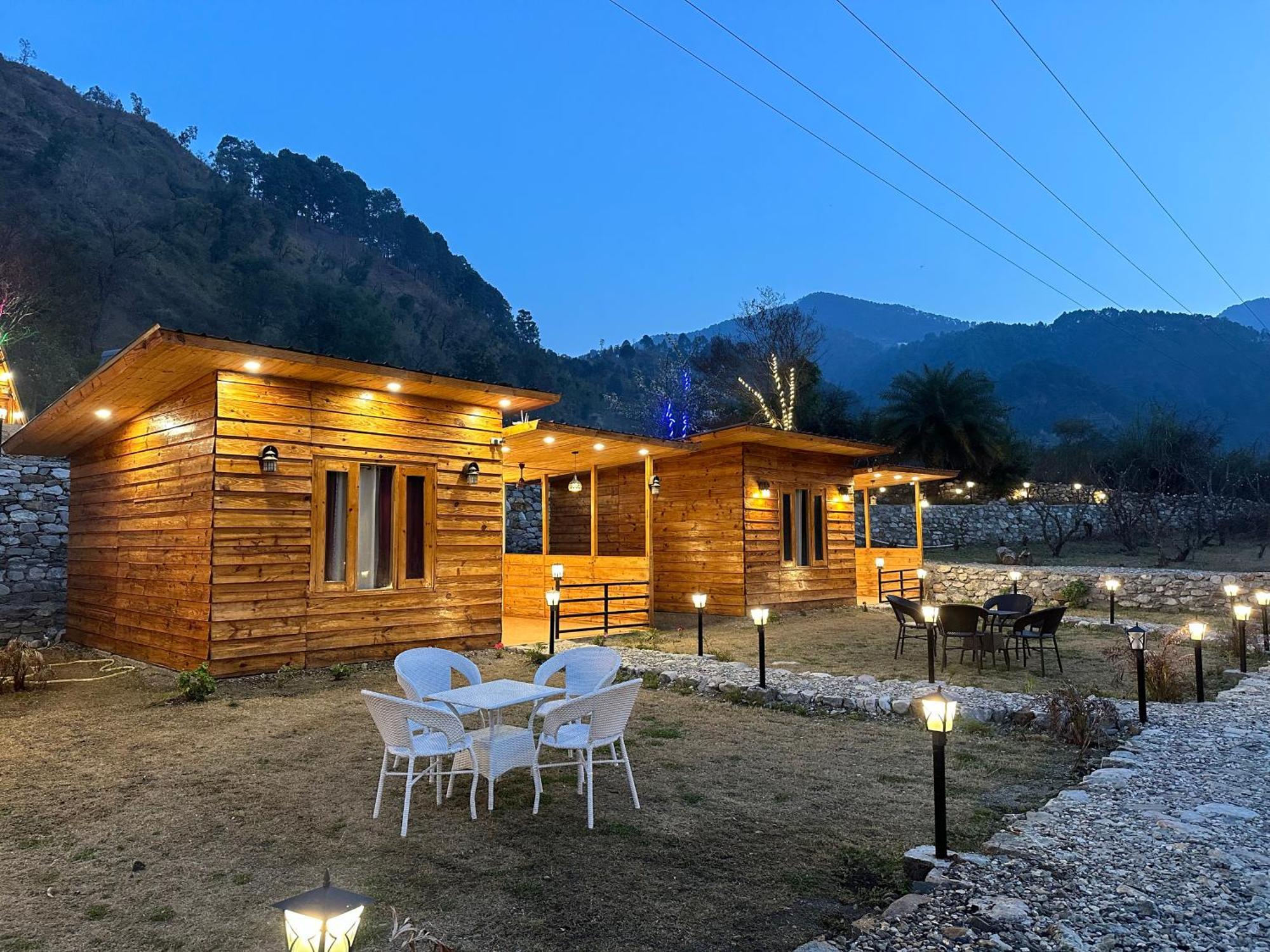 Cabana Riverside Resort - Kainchi Dham Nainital Kültér fotó