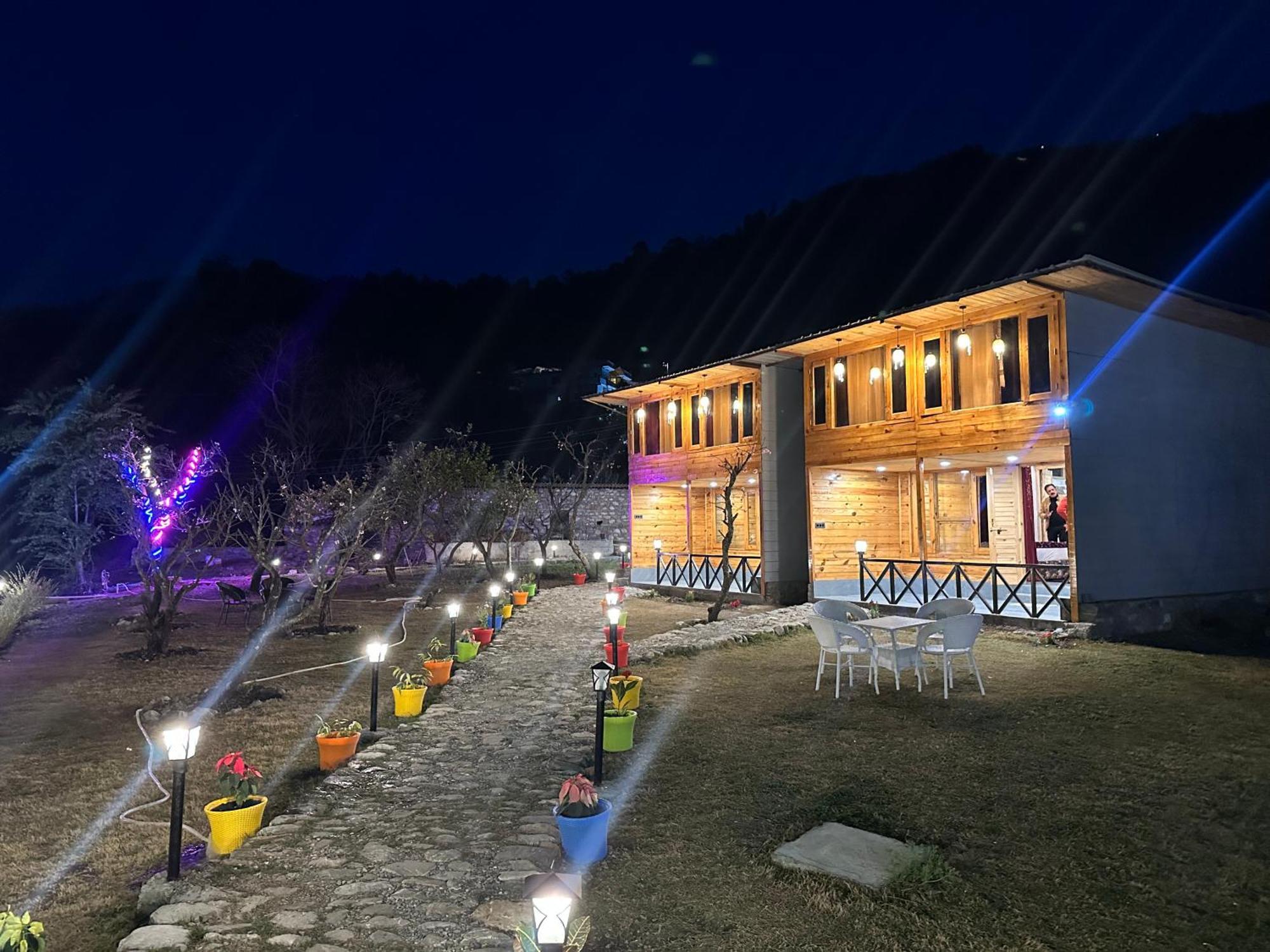 Cabana Riverside Resort - Kainchi Dham Nainital Kültér fotó