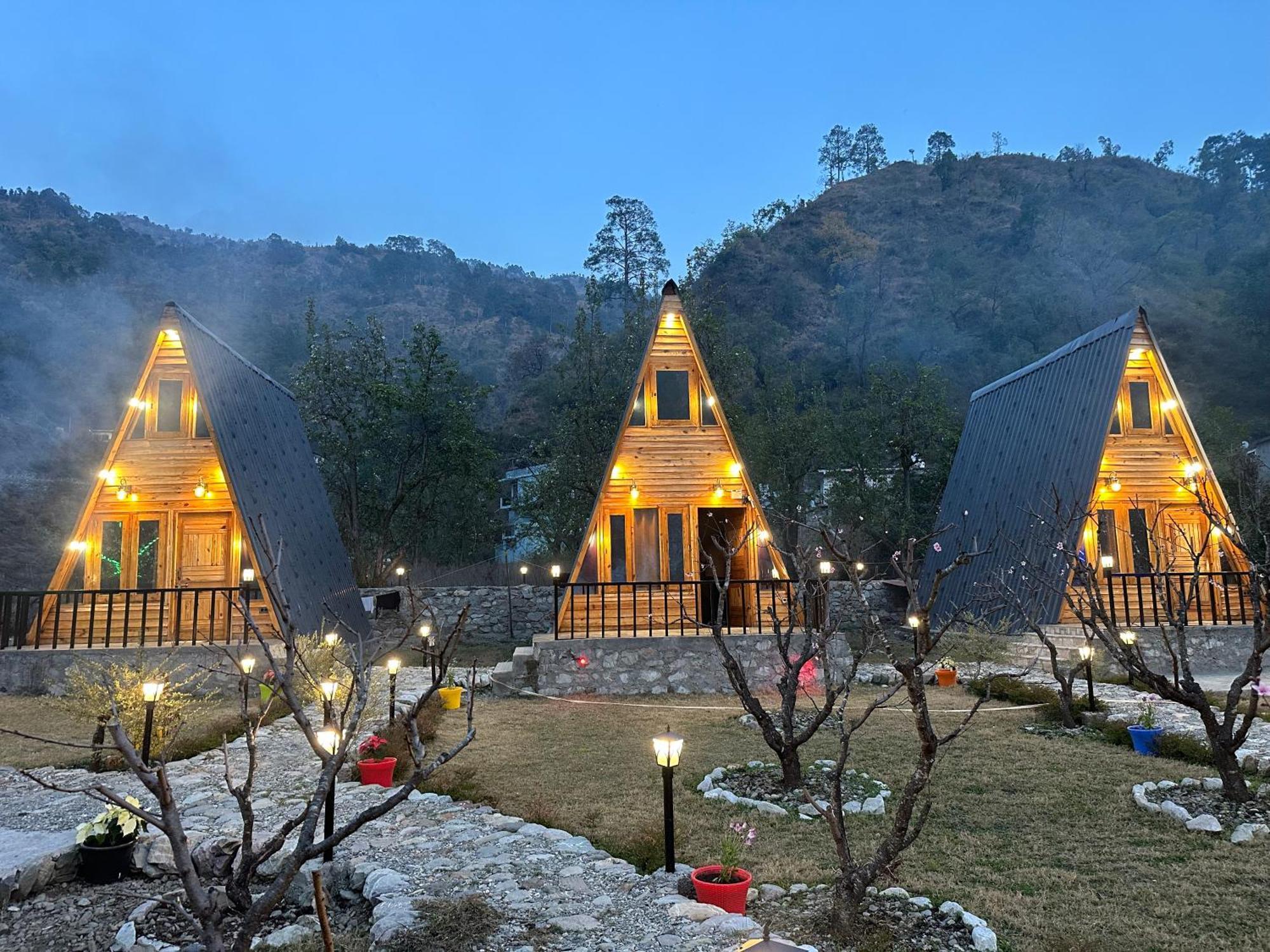 Cabana Riverside Resort - Kainchi Dham Nainital Kültér fotó