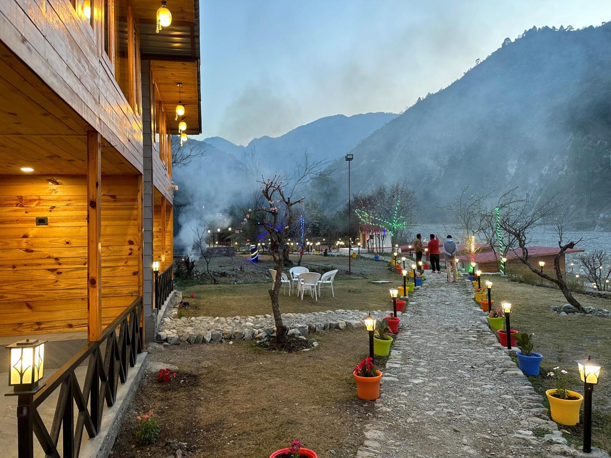 Cabana Riverside Resort - Kainchi Dham Nainital Kültér fotó