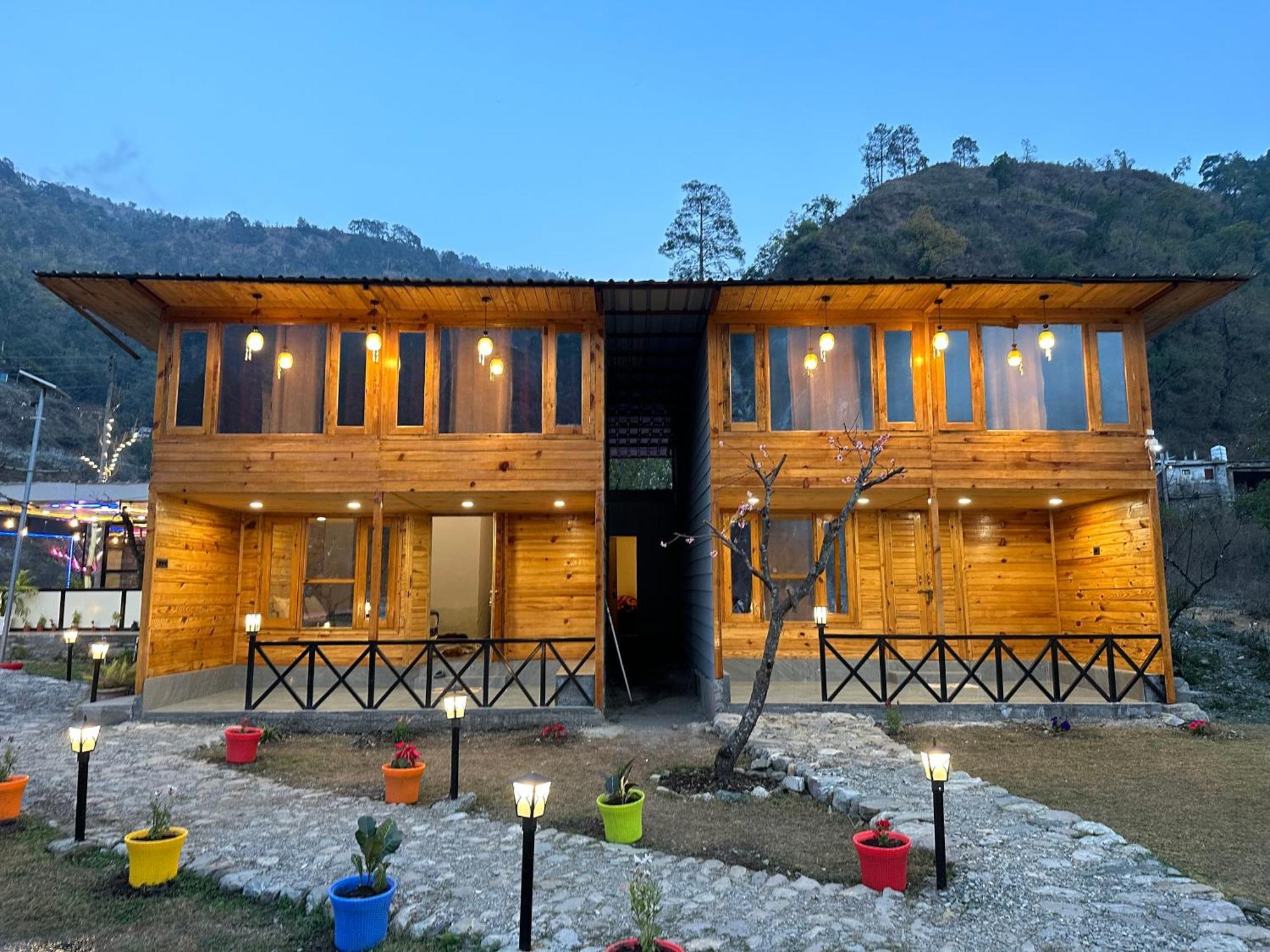 Cabana Riverside Resort - Kainchi Dham Nainital Kültér fotó