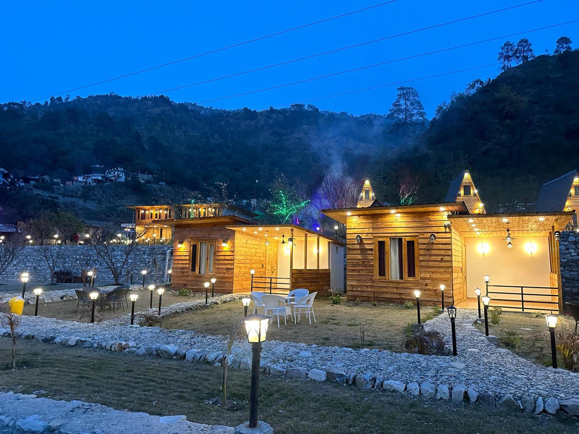 Cabana Riverside Resort - Kainchi Dham Nainital Kültér fotó